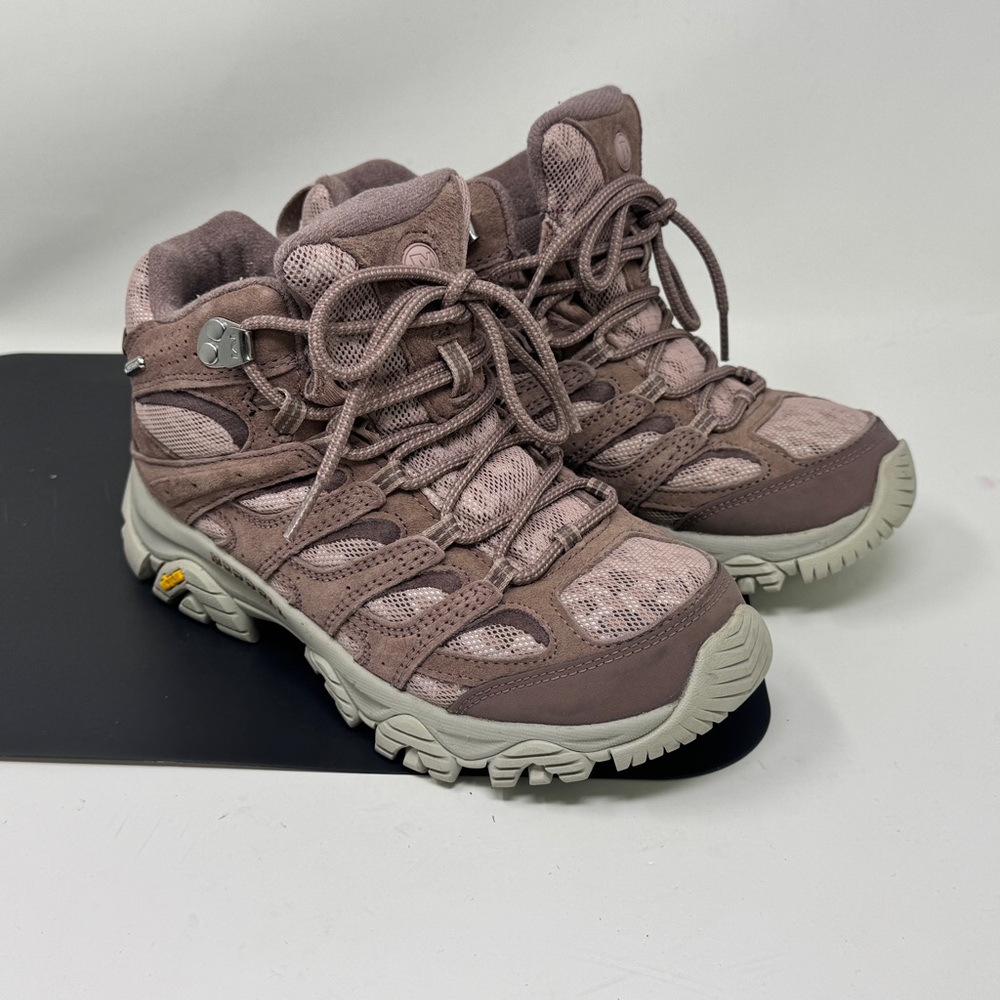 Merrell Moab 3 Mid Waterproof
Camo Antler (Women's) size 6.5